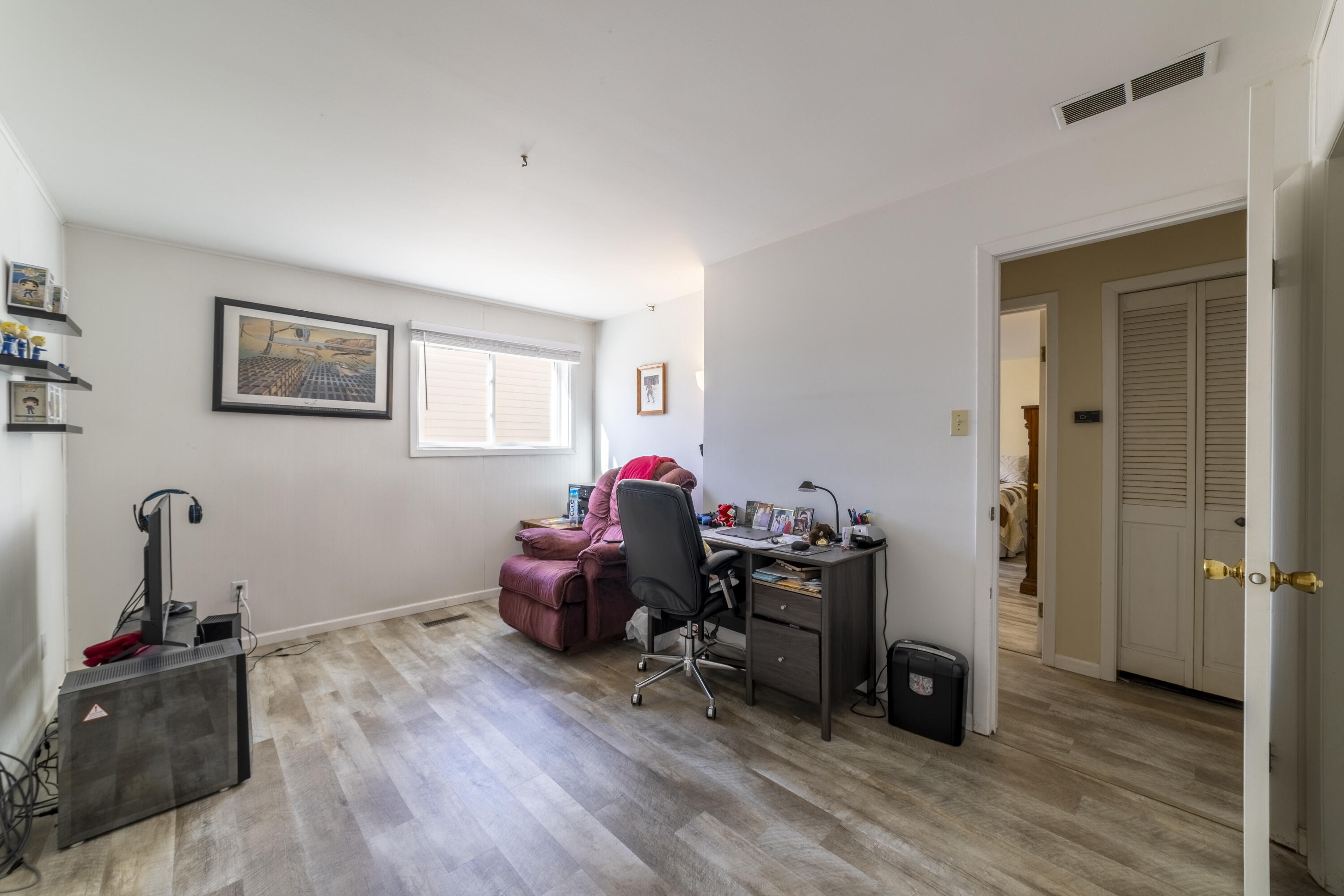 1193 Millpond Road Valparaiso, IN 46385 - Photo 7 of 20 3000x2001