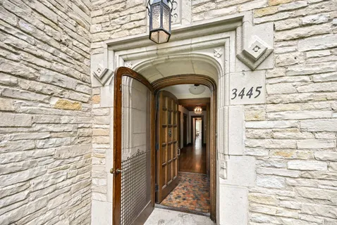 $1,395,000 | 3445 North Lake Drive, Milwaukee, WI 53211