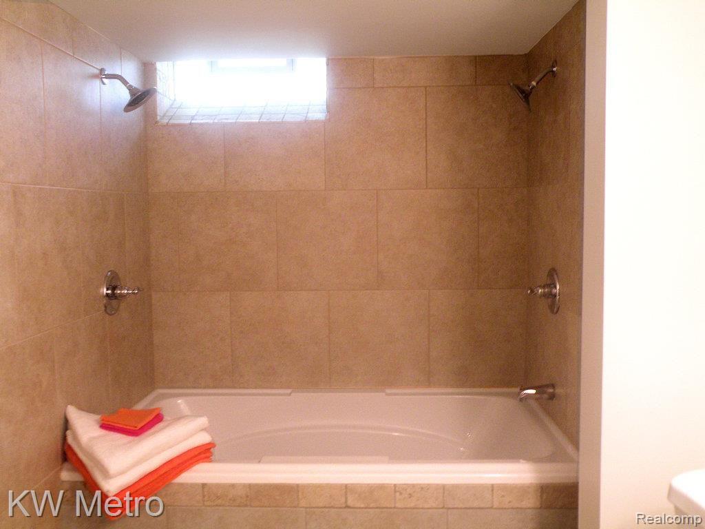 3414 North Adams Road Troy, MI 48084 - Photo 16 of 27 Gallery Image 16