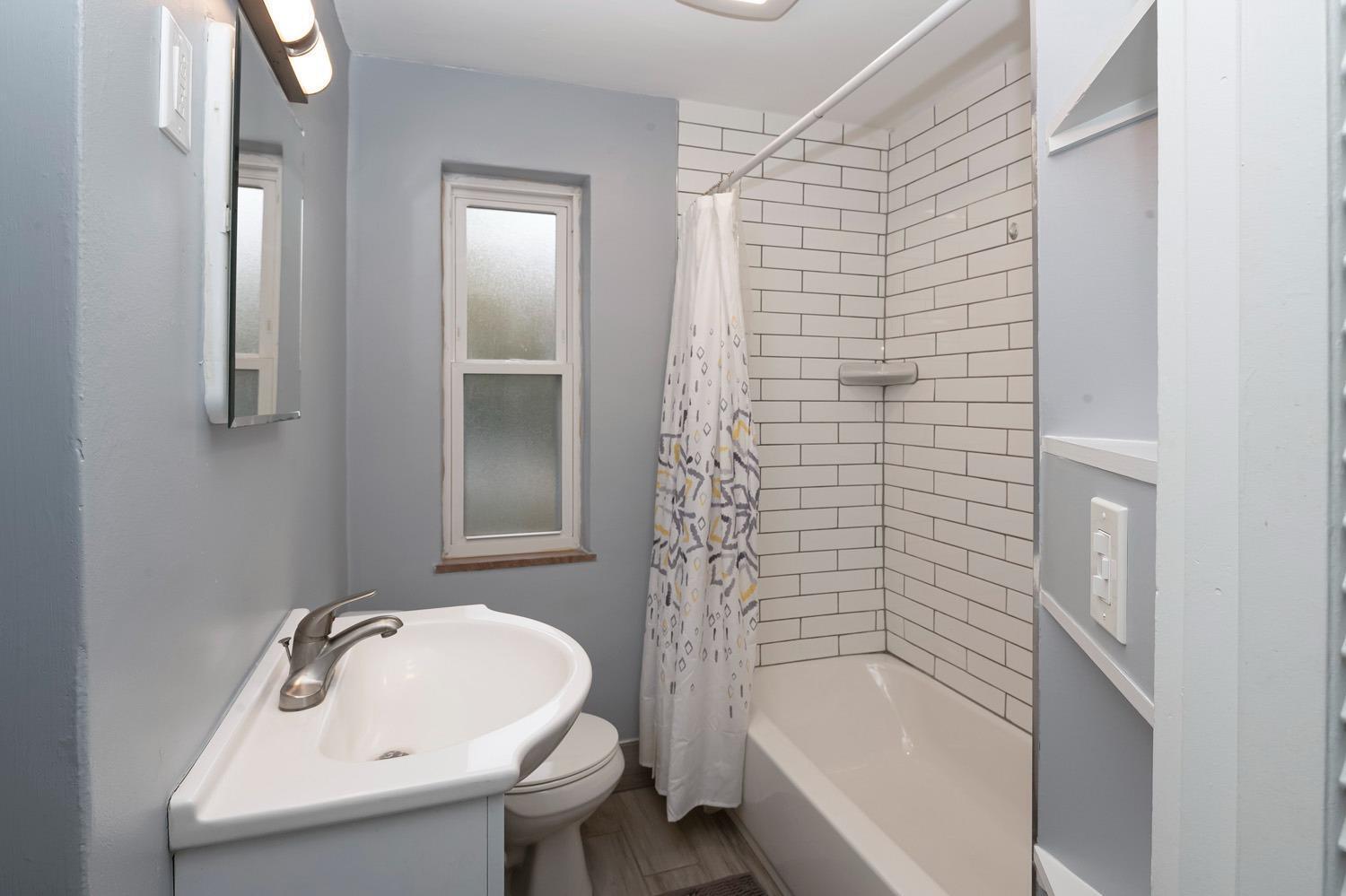 528 Roebling Road Cincinnati, OH 45238 - Photo 16 of 29