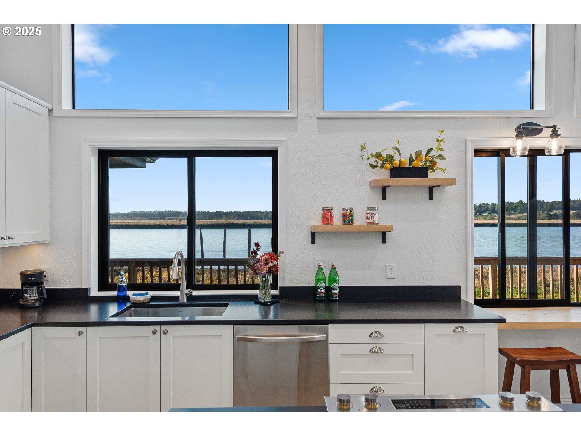 57555 Parkersburg Road Bandon, OR 97411 - Photo 13 of 48