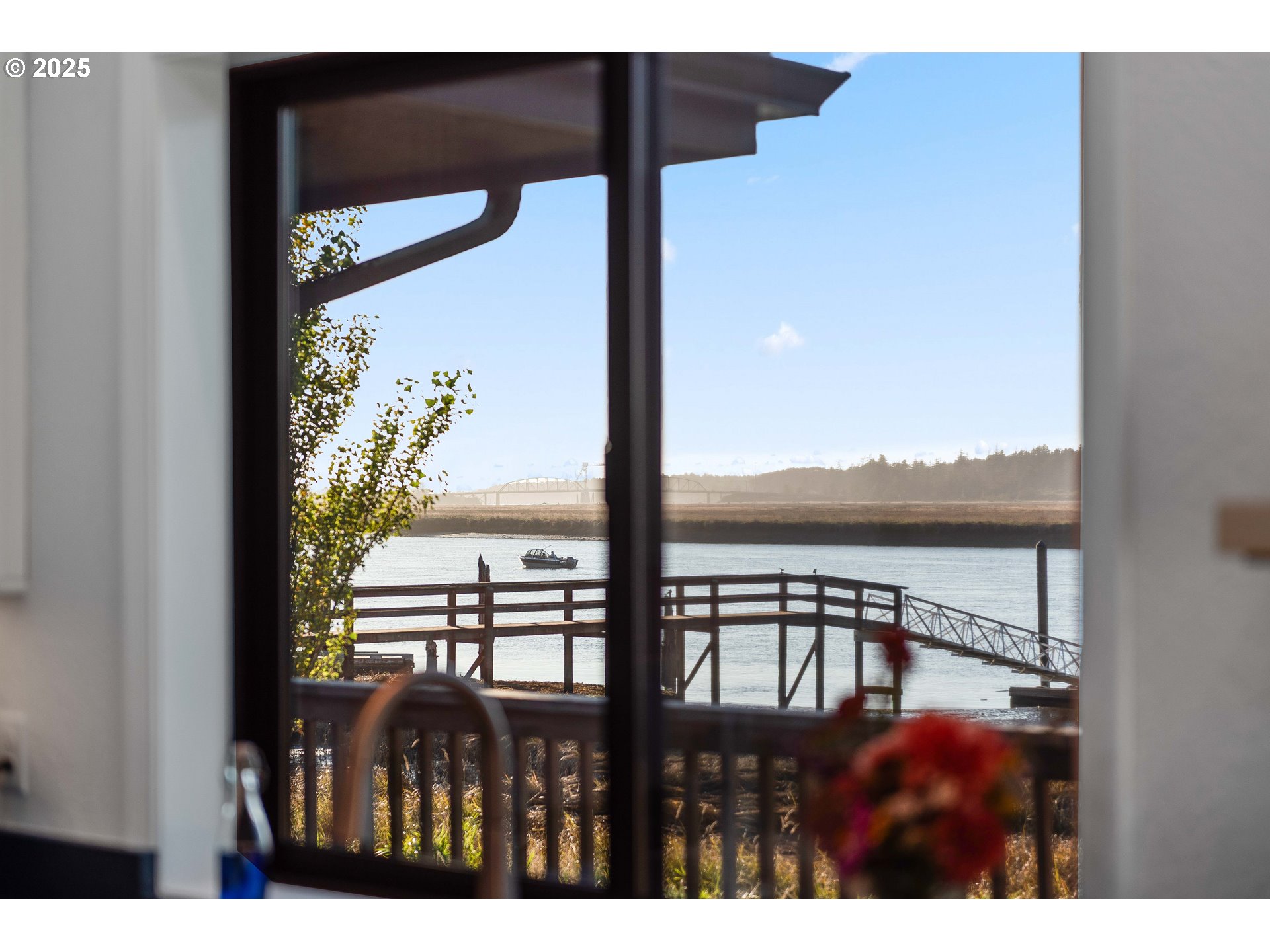 57555 Parkersburg Road Bandon, OR 97411 - Photo 15 of 48