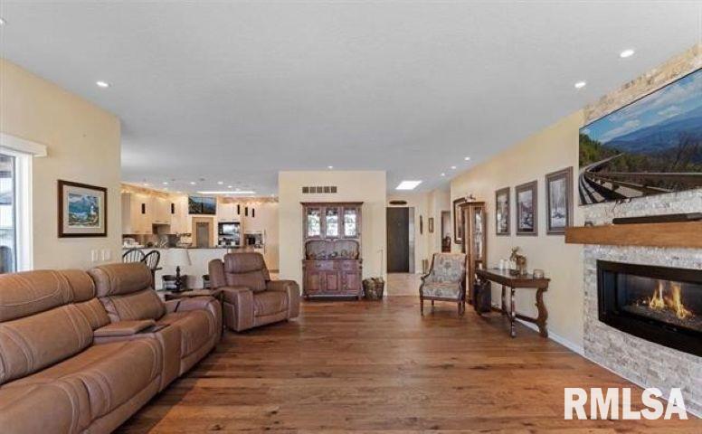 17711 Rte 84 North East Moline, IL 61244 - Photo 10 of 71 Gallery Image 10