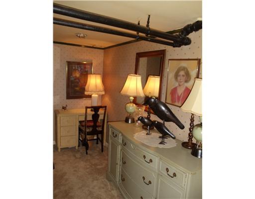 619 Olympia Road Pittsburgh, PA 15211 - Photo 14 of 18 Den/Family/Great Room.