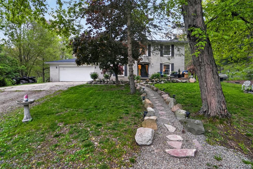 17301 Donohue Road Pinckney, MI 48169 - Photo 2 of 40