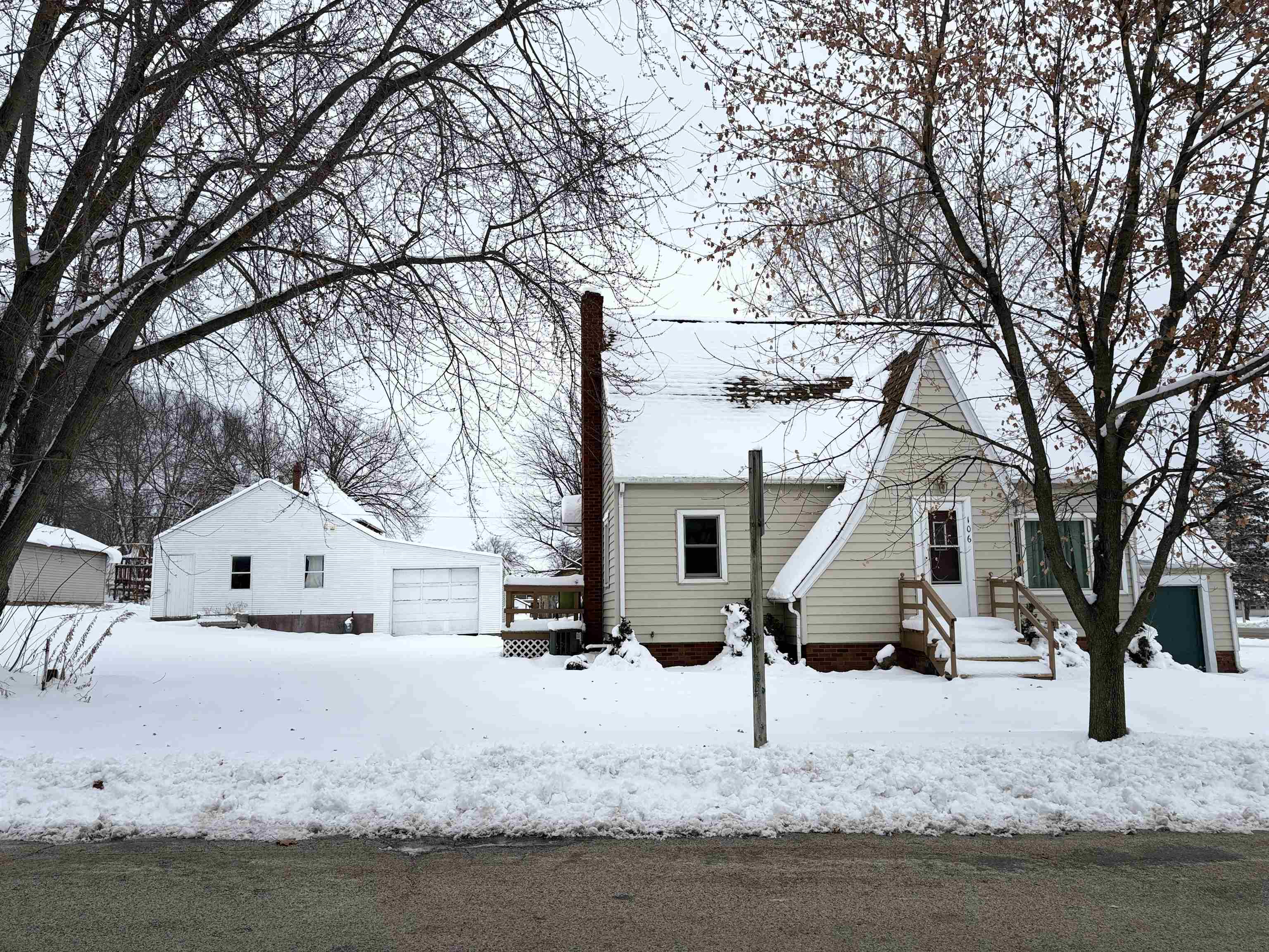 1060 Oak Street Plain, WI 53577 - Photo 24 of 32