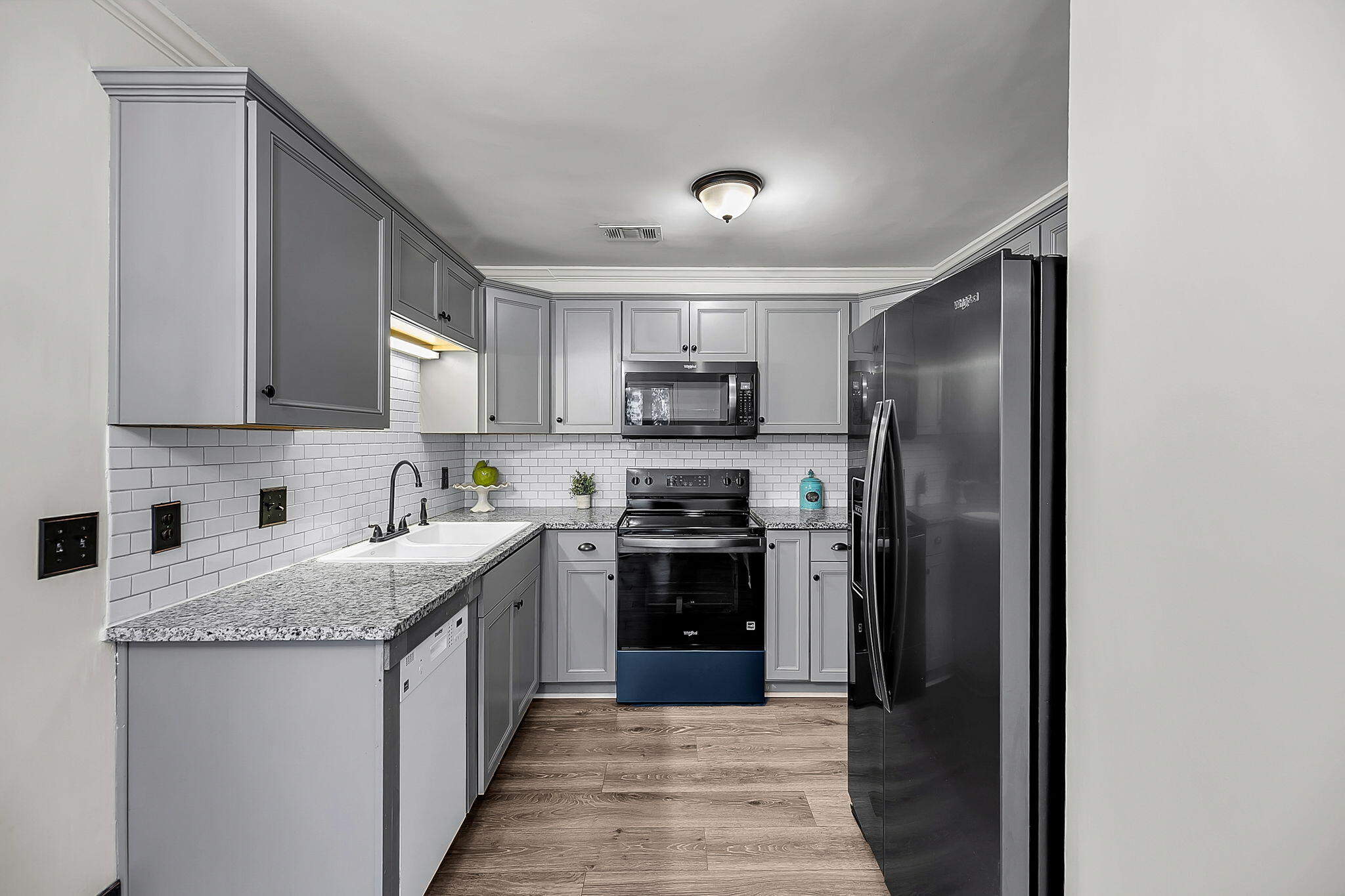 6287 Rolling Fork Road, Unit B North Charleston, SC 29406 - Photo 5 of 20 Kitchen