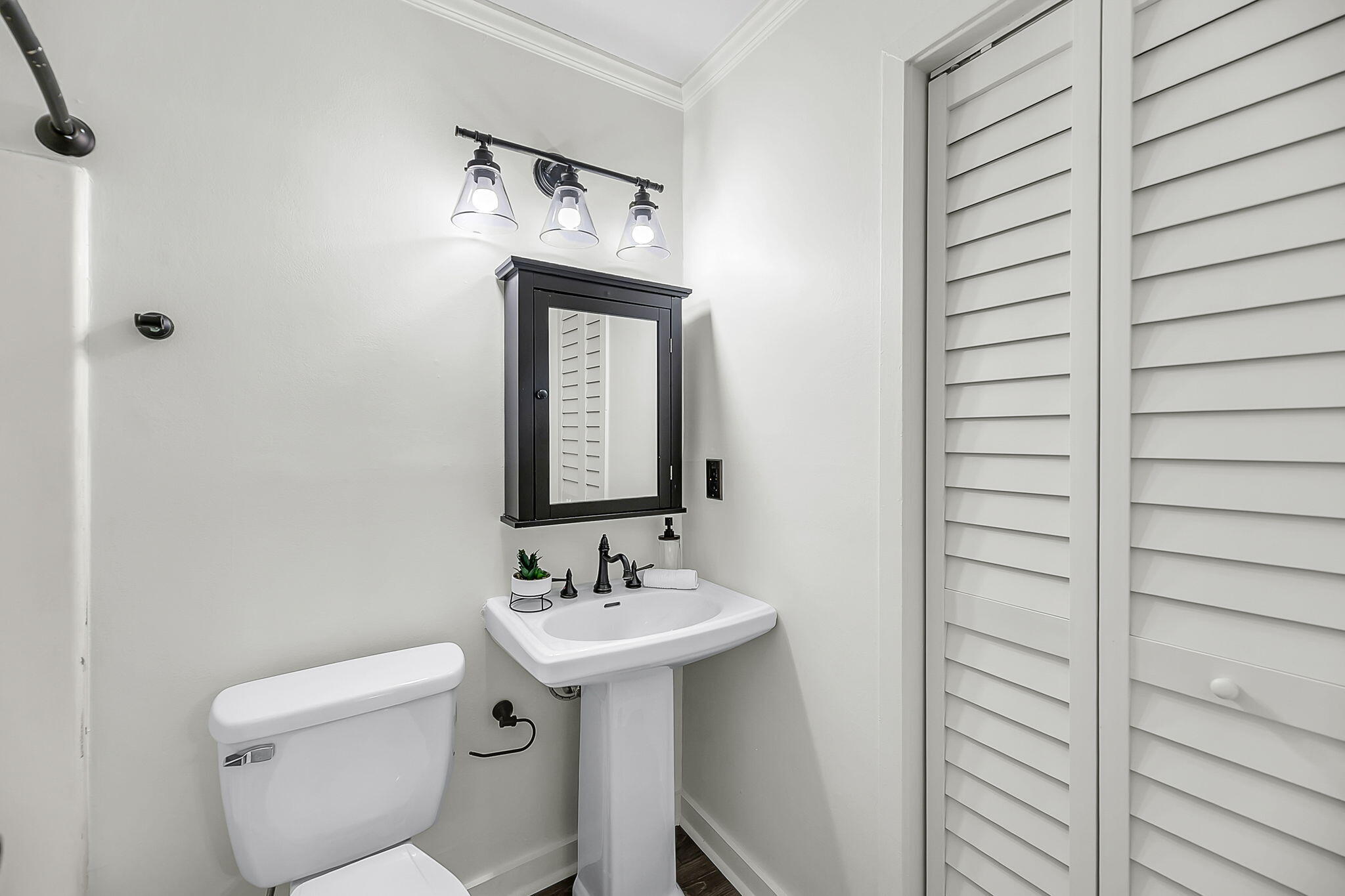 6287 Rolling Fork Road, Unit B North Charleston, SC 29406 - Photo 10 of 20 Primary En Suite