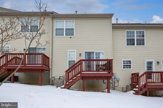 $239,900 | 2706 Equestrian Drive, York, PA 17402