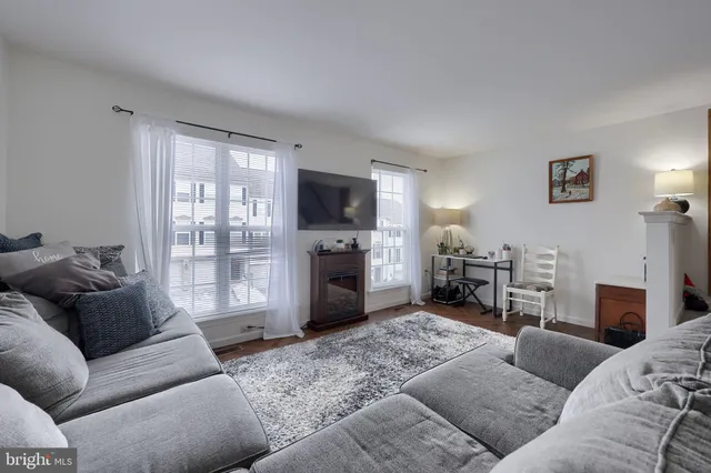 $239,900 | 2706 Equestrian Drive, York, PA 17402