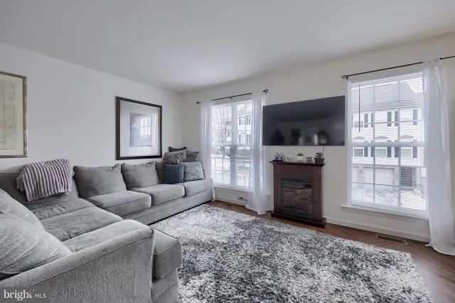 $239,900 | 2706 Equestrian Drive, York, PA 17402