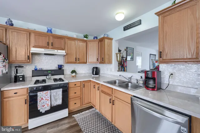 $239,900 | 2706 Equestrian Drive, York, PA 17402