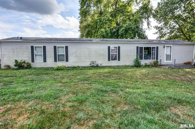 $149,900 | 1553 South Shumway Street, Taylorville, IL 62568