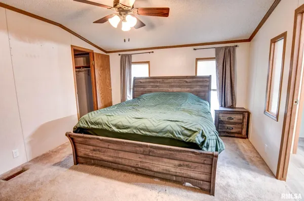 $145,000 | 1553 South Shumway Street, Taylorville, IL 62568