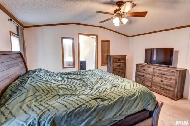 $149,900 | 1553 South Shumway Street, Taylorville, IL 62568