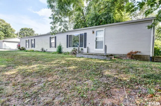 $149,900 | 1553 South Shumway Street, Taylorville, IL 62568