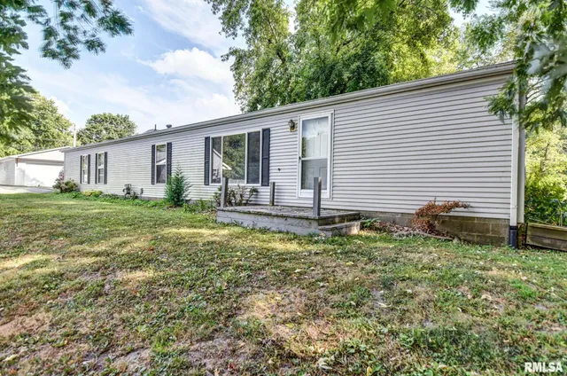 $149,900 | 1553 South Shumway Street, Taylorville, IL 62568