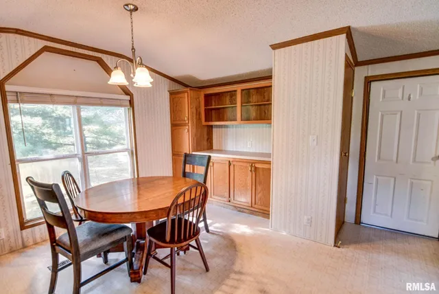 $149,900 | 1553 South Shumway Street, Taylorville, IL 62568