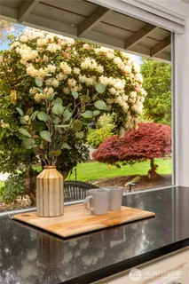 $1,599,998 | 13720 94th Avenue Northeast, Kirkland, WA 98034
