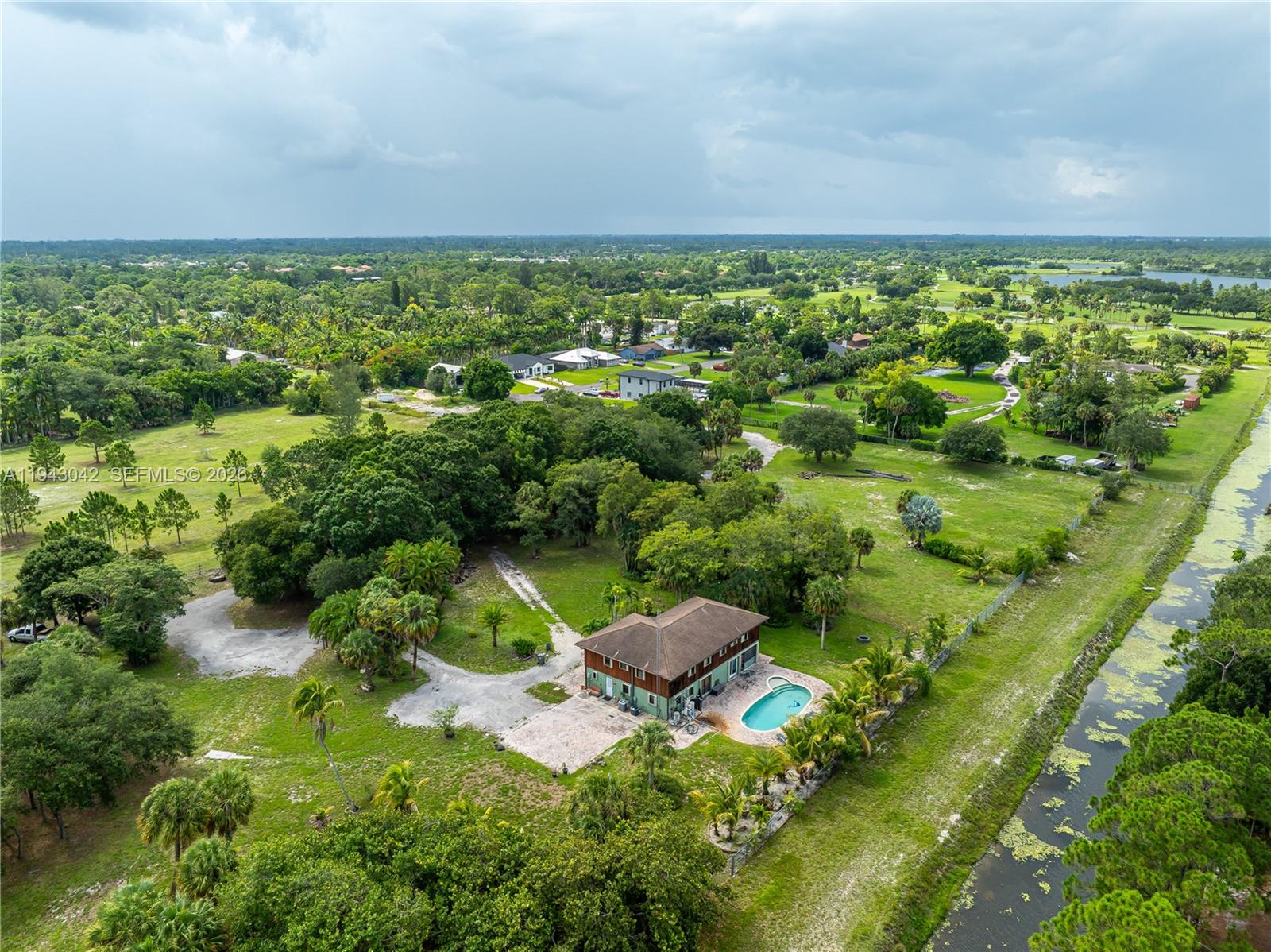 576 Marshall Road West Palm Beach, FL 33413 - Photo 39 of 44 a view of a garden