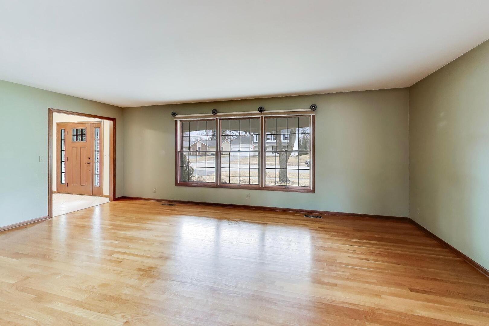 56 Winthrop New Road Sugar Grove, IL 60554 - Photo 6 of 46