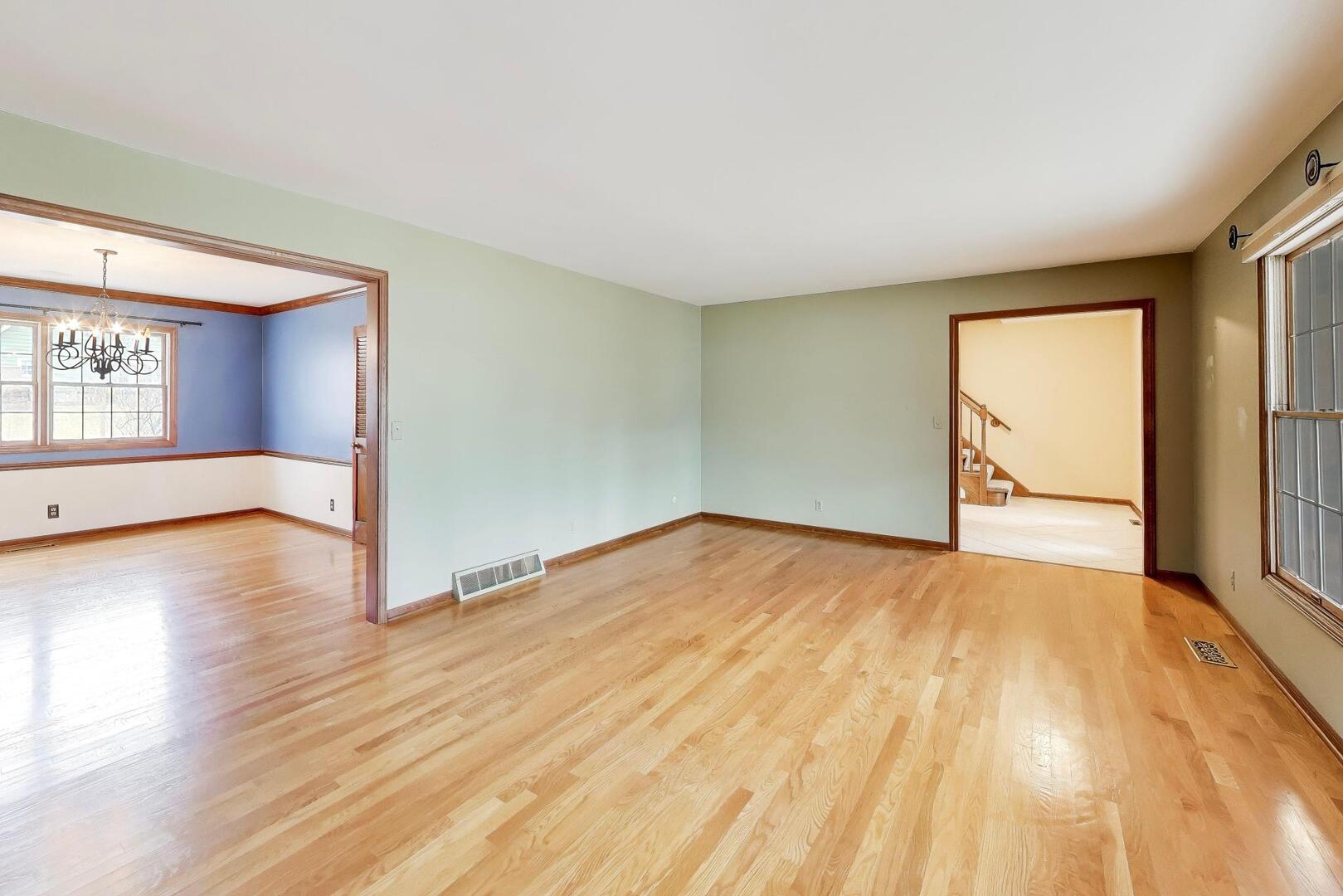 56 Winthrop New Road Sugar Grove, IL 60554 - Photo 7 of 46