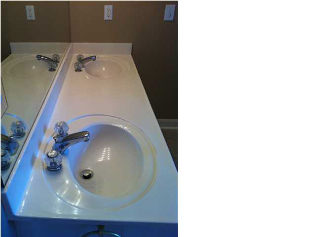 414 Forest Lane Ridgeland, MS 39157 - Photo 12 of 16 Double vanities in master bath