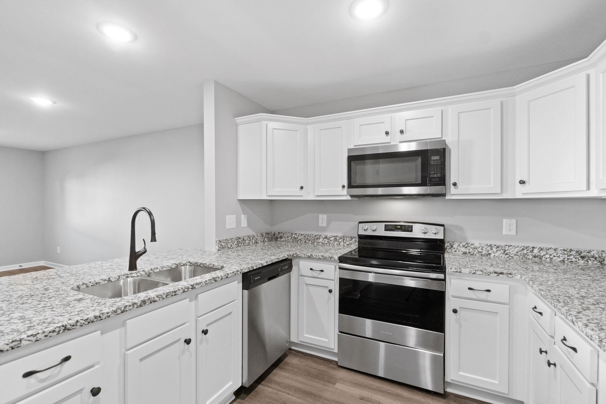 2186 Peachers Mill Road, Unit B6 Clarksville, TN 37042 - Photo 6 of 15