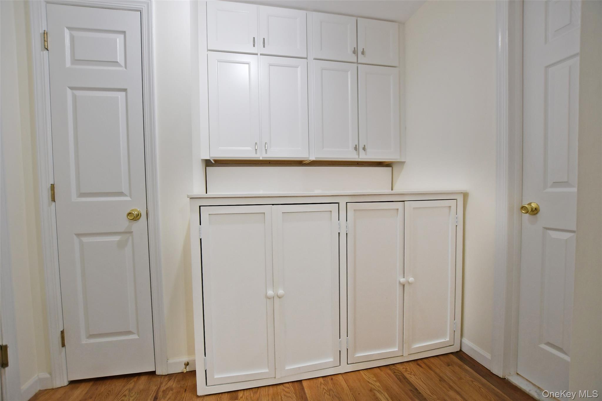 64 Glen Road Baiting Hollow, NY 11933 - Photo 26 of 46 Detailed view of wood finished floors and baseboards