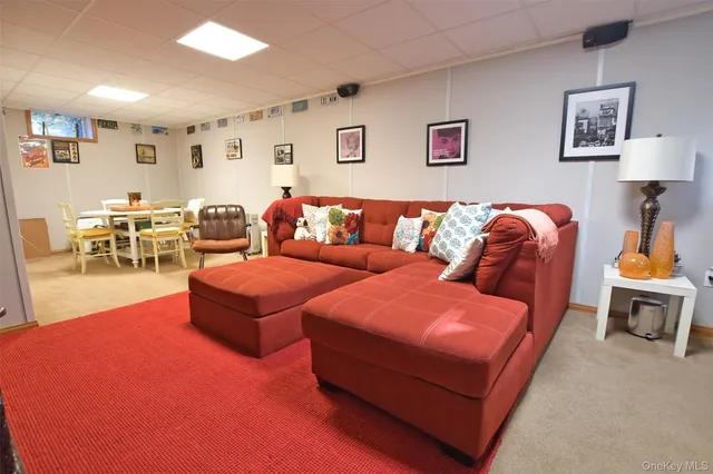 $849,999 | 64 Glen Road, Baiting Hollow, NY 11933