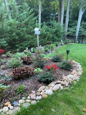 $849,999 | 64 Glen Road, Baiting Hollow, NY 11933