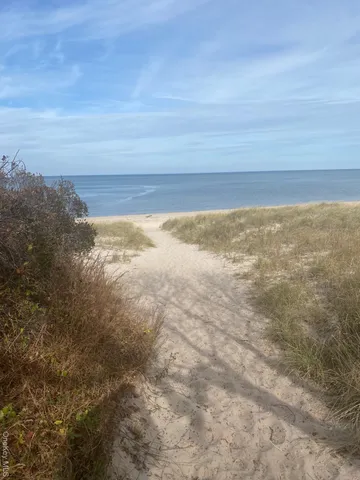 $849,999 | 64 Glen Road, Baiting Hollow, NY 11933