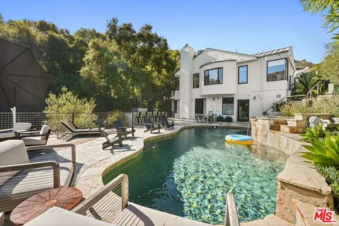 $5,395,000 | 28222 Via Acero, Malibu, CA 90265