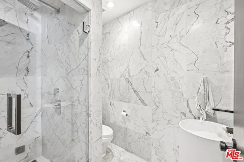 $5,395,000 | 28222 Via Acero, Malibu, CA 90265