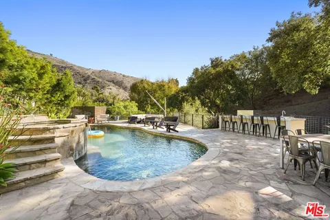 $5,395,000 | 28222 Via Acero, Malibu, CA 90265