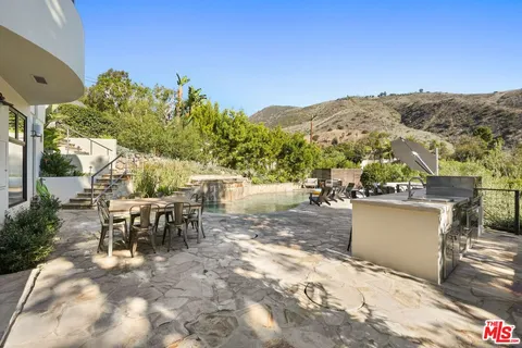 $5,395,000 | 28222 Via Acero, Malibu, CA 90265