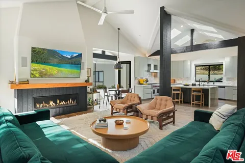 $5,395,000 | 28222 Via Acero, Malibu, CA 90265