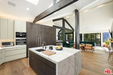 $5,395,000 | 28222 Via Acero, Malibu, CA 90265