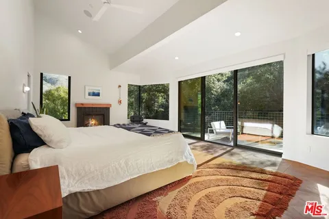 $5,395,000 | 28222 Via Acero, Malibu, CA 90265