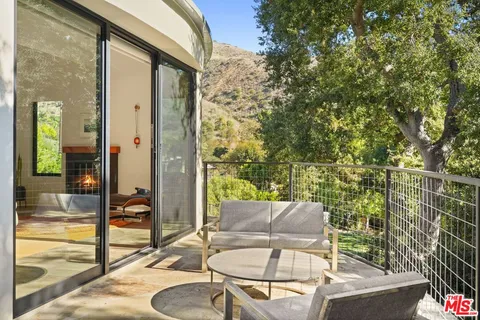 $5,395,000 | 28222 Via Acero, Malibu, CA 90265