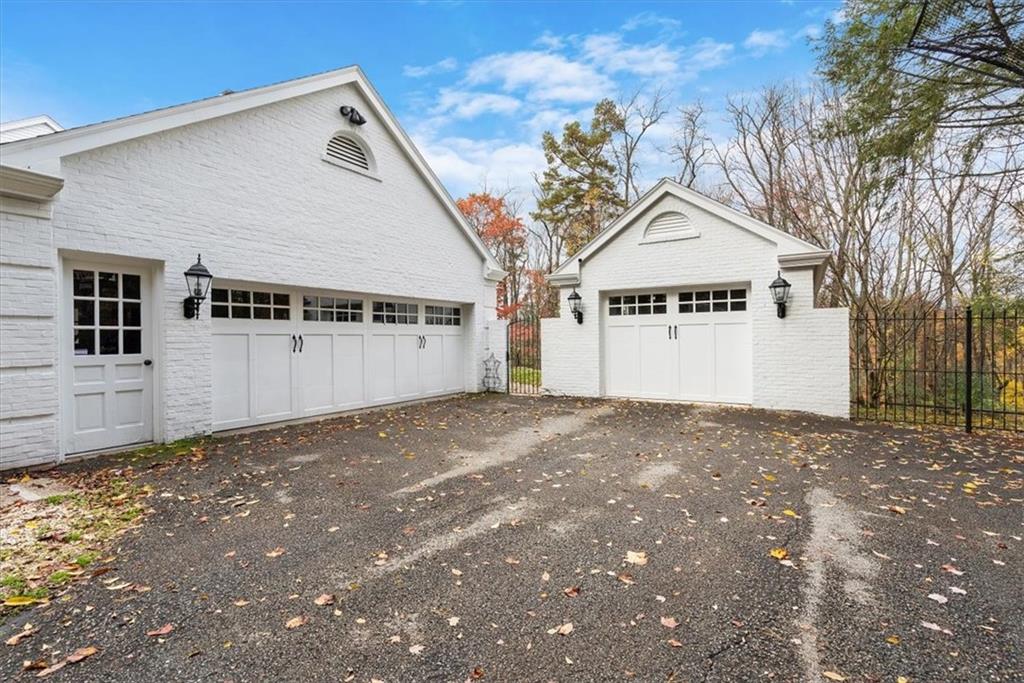 105 Tree Farm Road Pittsburgh, PA 15238 - Photo 3 of 48 Gallery Image 3