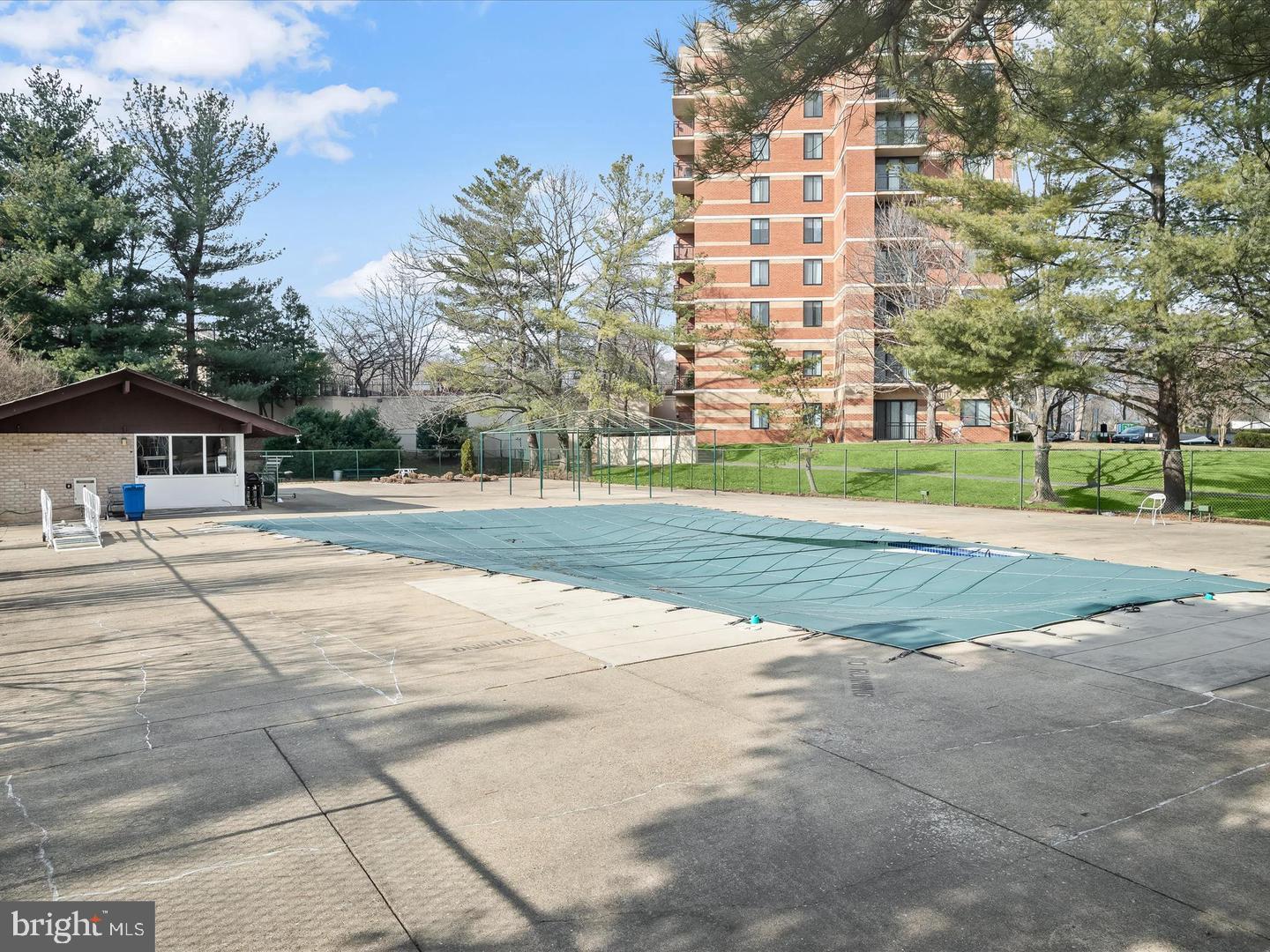 9701 Fields Road, Unit 1607 Gaithersburg, MD 20878 - Photo 22 of 26 a view of city with tall buildings