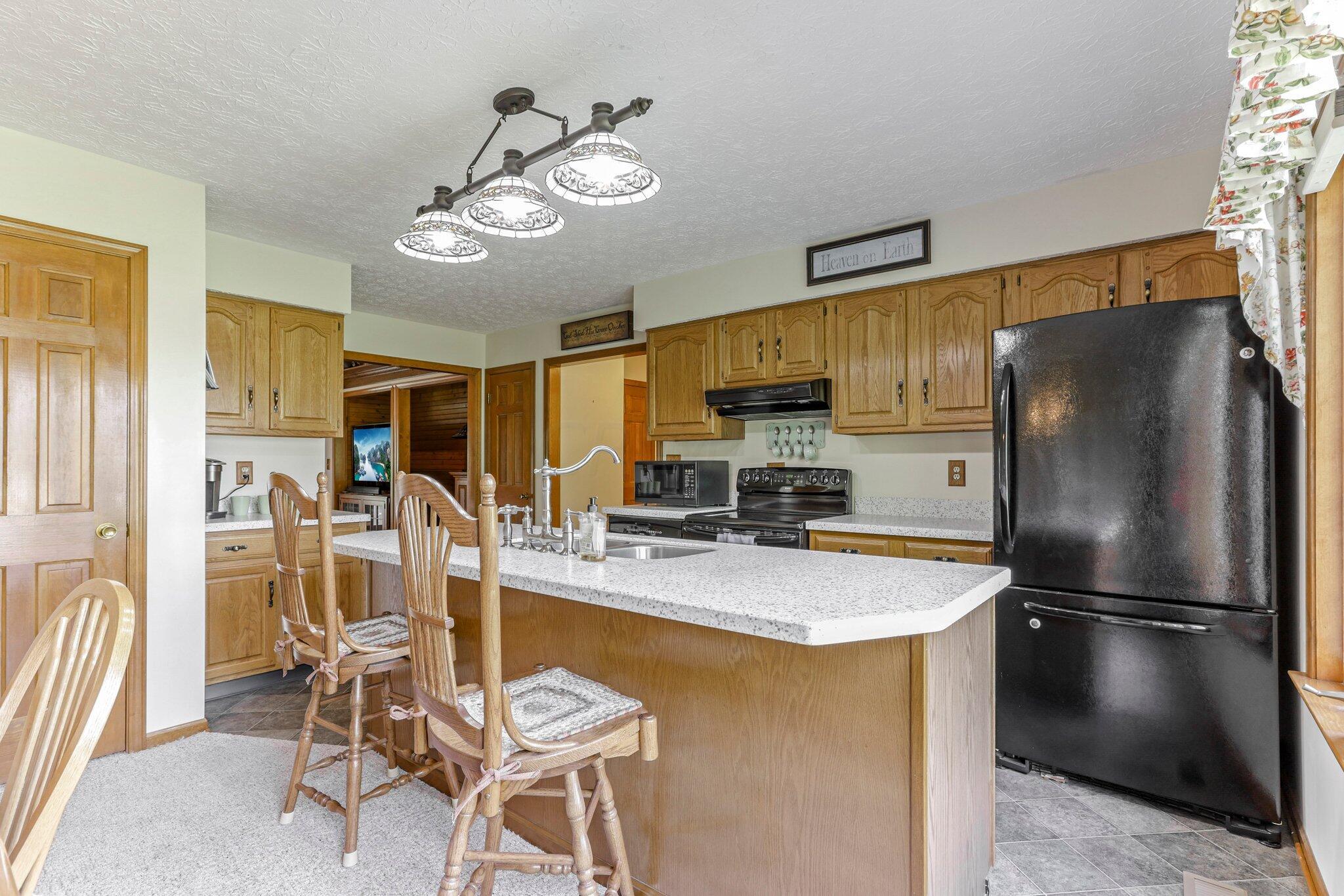 7430 Richardson Road Groveport, OH 43125 - Photo 7 of 40 Kitchen