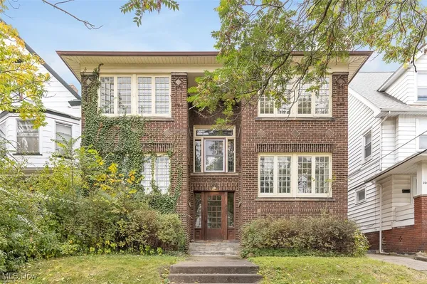 $2,200 | 2257 Grandview Avenue, Unit 3, Cleveland, OH 44106