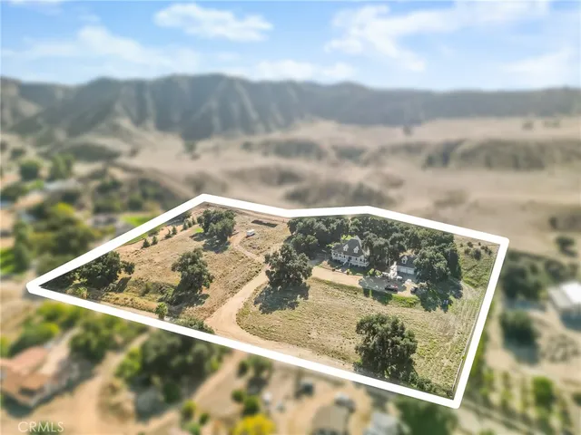 a view of a small yard