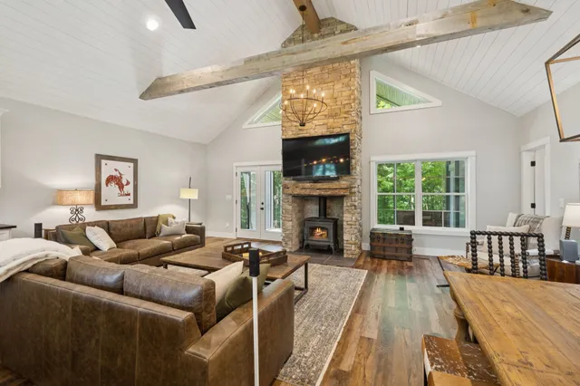 $915,000 | 7903 Daugherty-Capley Road, Primm Springs, TN 38476