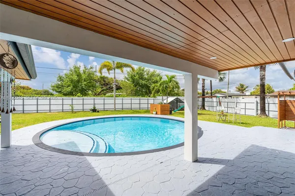 $4,700 | 11220 Southwest 181st Terrace, Unit 11220, Miami, FL 33157