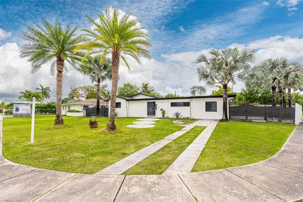 $4,700 | 11220 Southwest 181st Terrace, Unit 11220, Miami, FL 33157