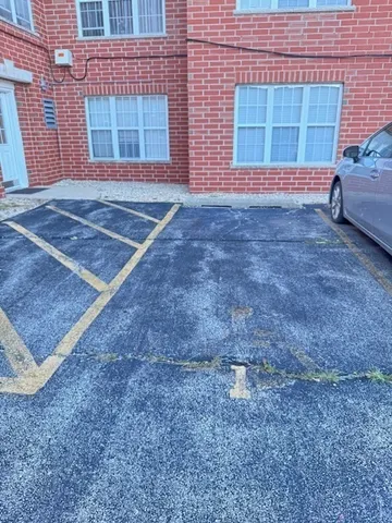 $2,300 | 3857 North Harlem Avenue, Unit 101A, Chicago, IL 60634