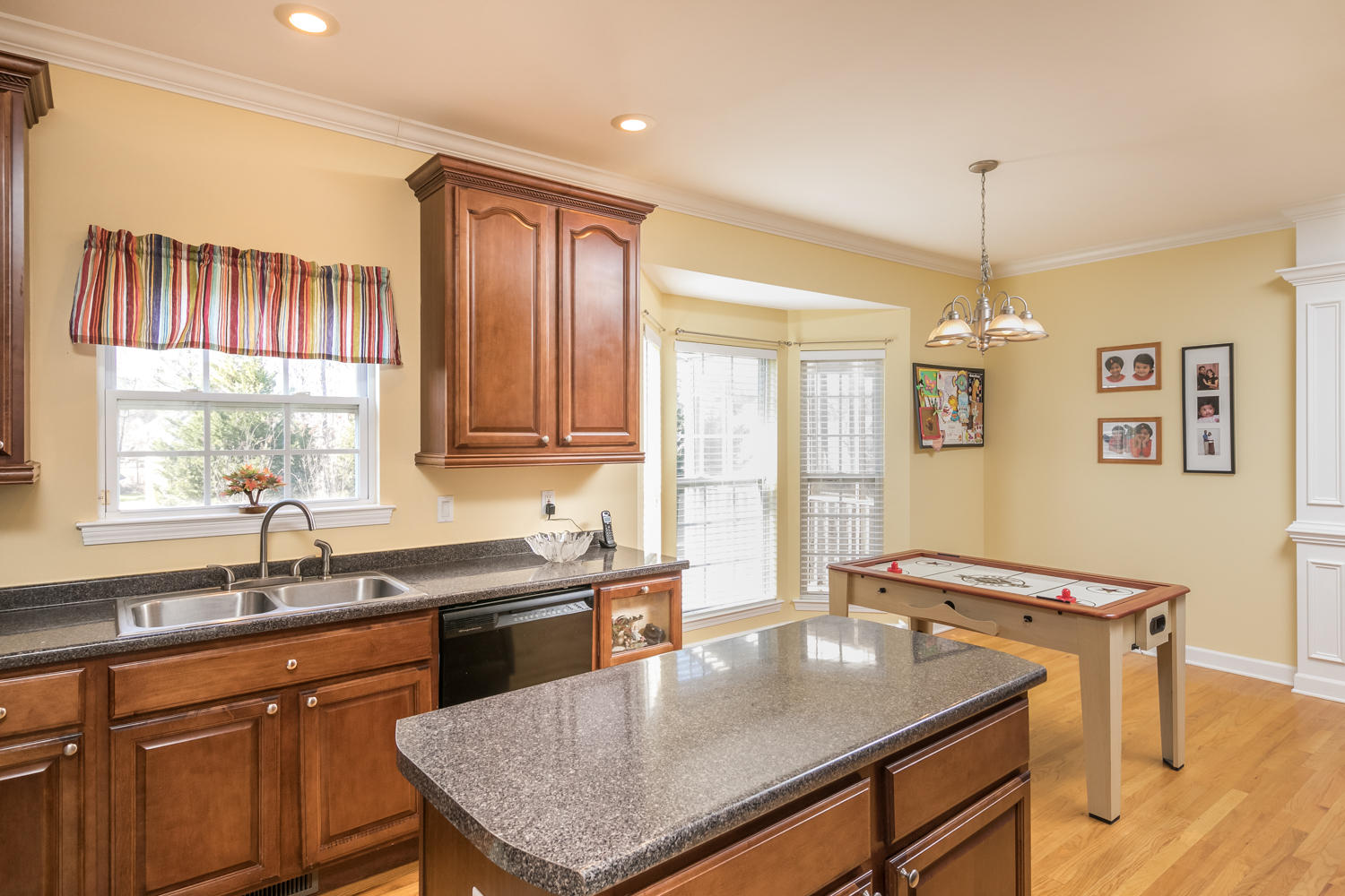 2481 Triangle Farm Road Chattanooga, TN 37421 - Photo 13 of 31 Kitchen - Sink and Island